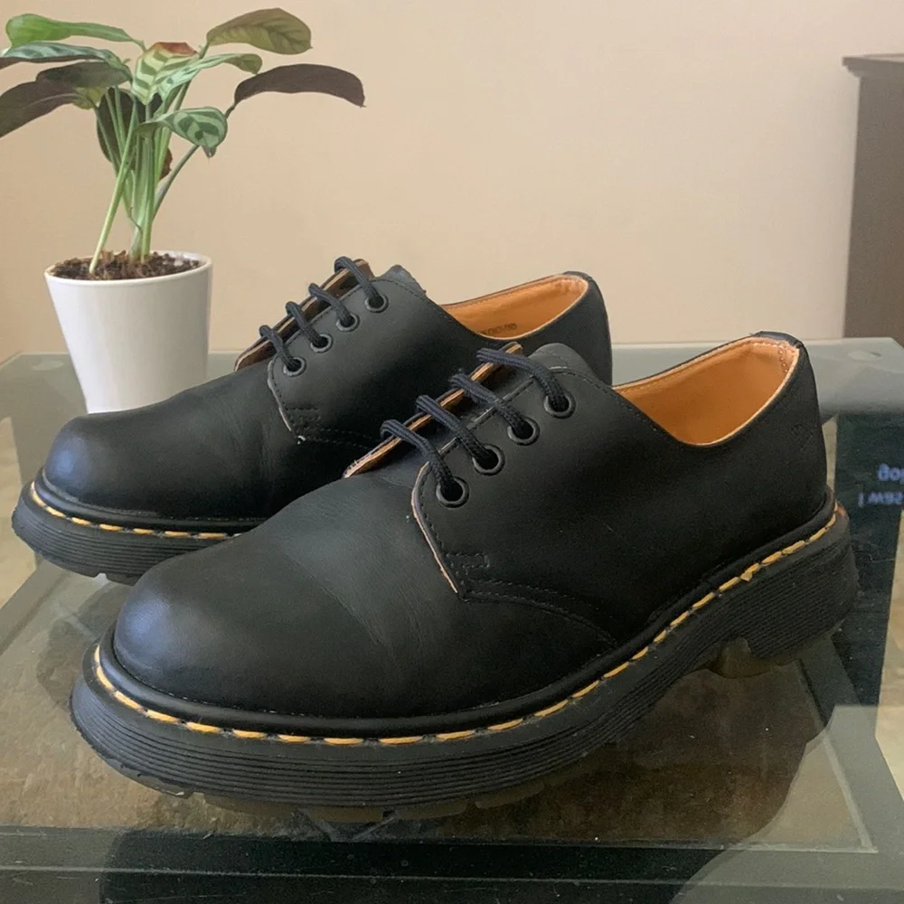 RARE✨DR. MARTENS Smooth Leather Oxfords.- Size 6UK MENS / 7US MENS / 8.5 US WMS